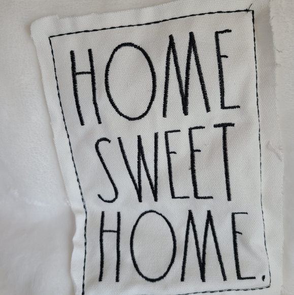 Rae Dunn Plush Throw - Picture 2 of 2